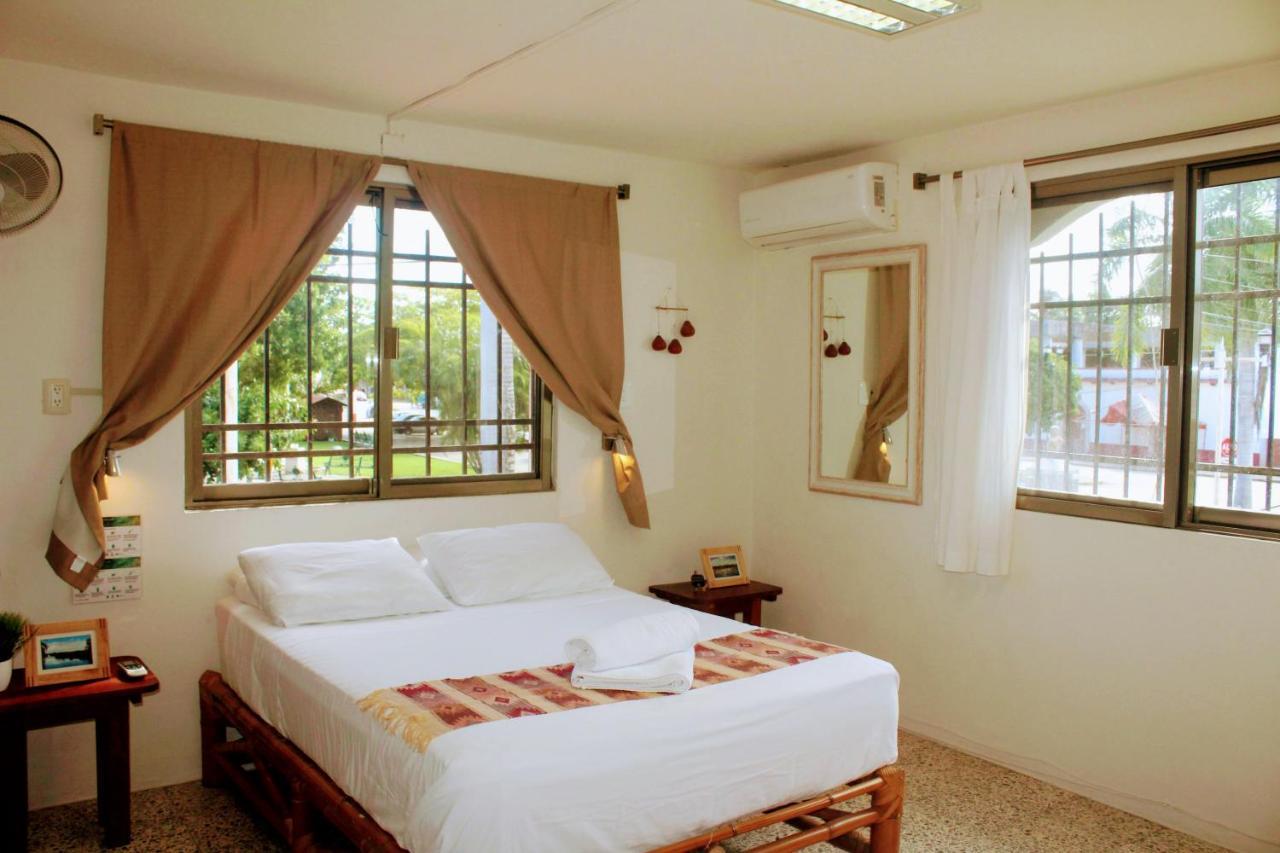 Hostal & Suites Pata De Perro Бакалар Екстер'єр фото